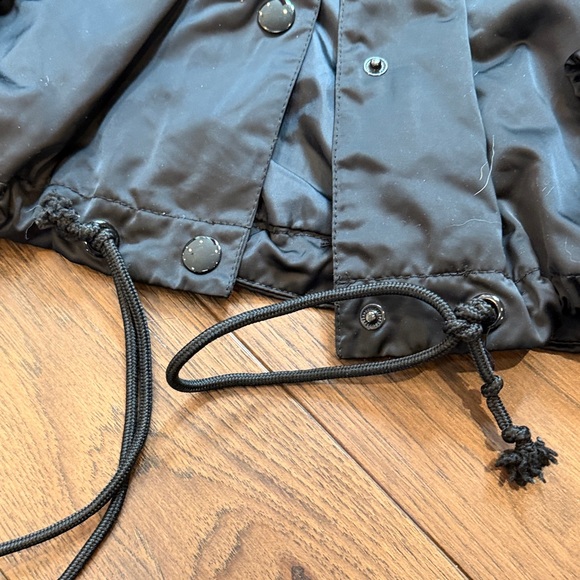 Divided H&M Black Cropped Bomber Jacket Small C27-046 - Picture 6 of 10